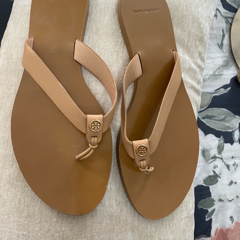 Tory worn once nude color size 101/2